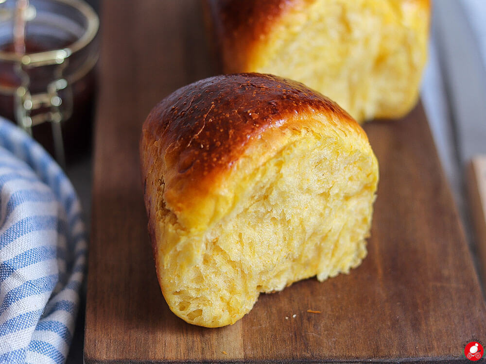 La Mozzarella In Carrozza - Pumpkin bread