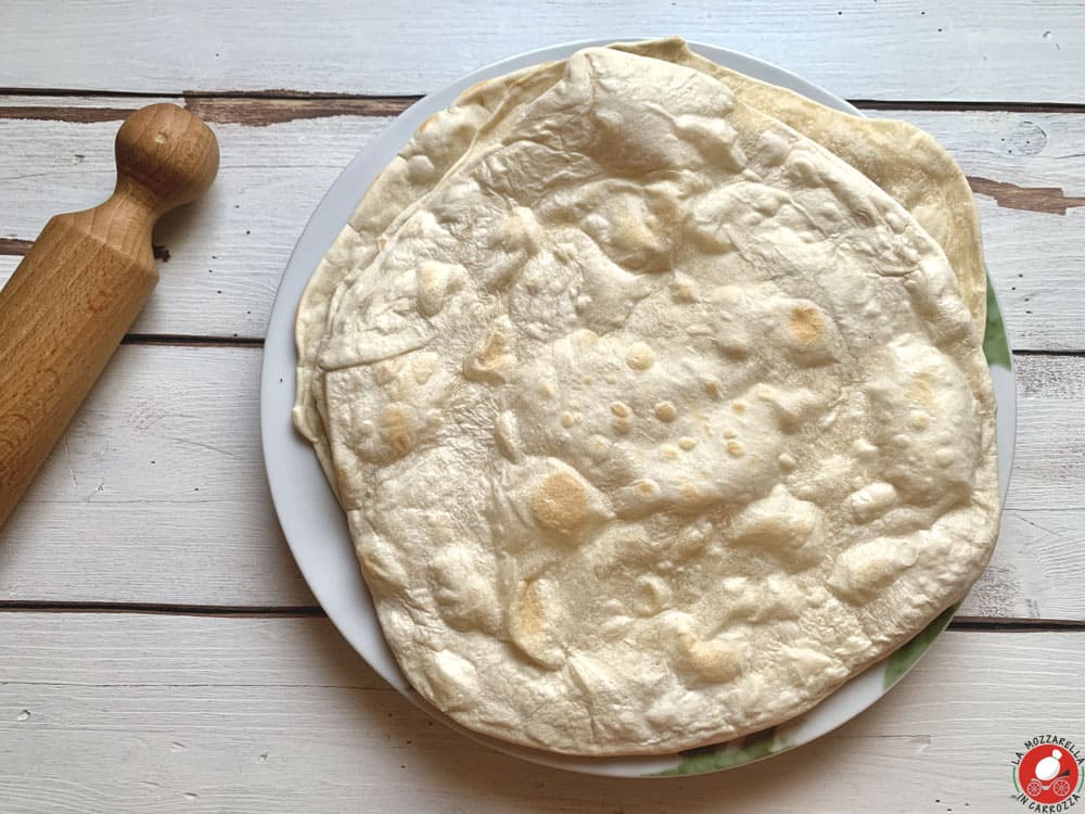 La Mozzarella In Carrozza - Piadina