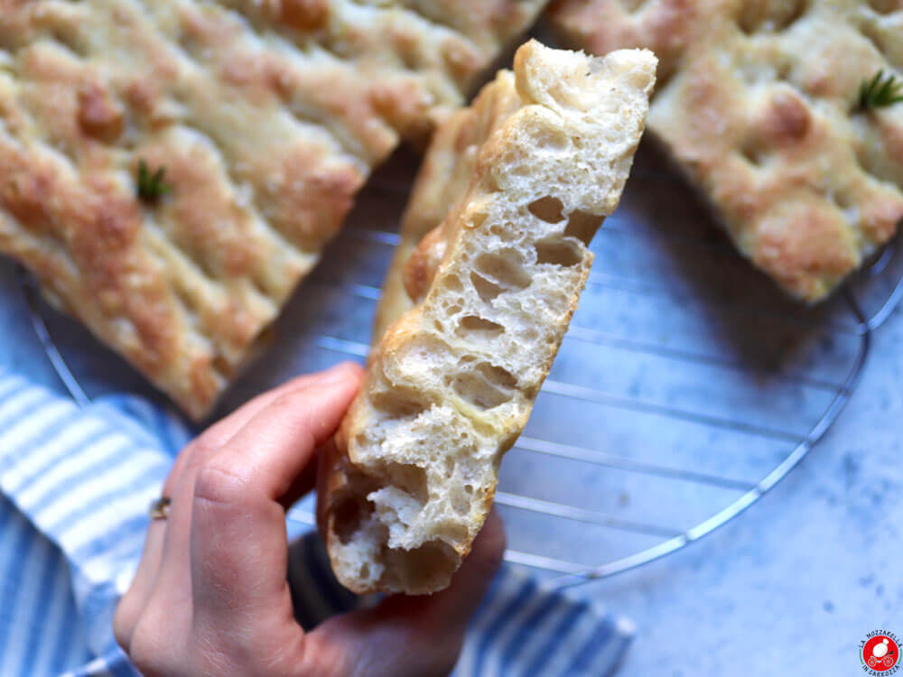 La Mozzarella In Carrozza - Focaccia all'80% di Idratazione