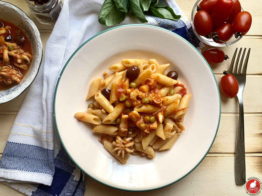 La Mozzarella In Carrozza - Mezze penne con ragù di seppioline