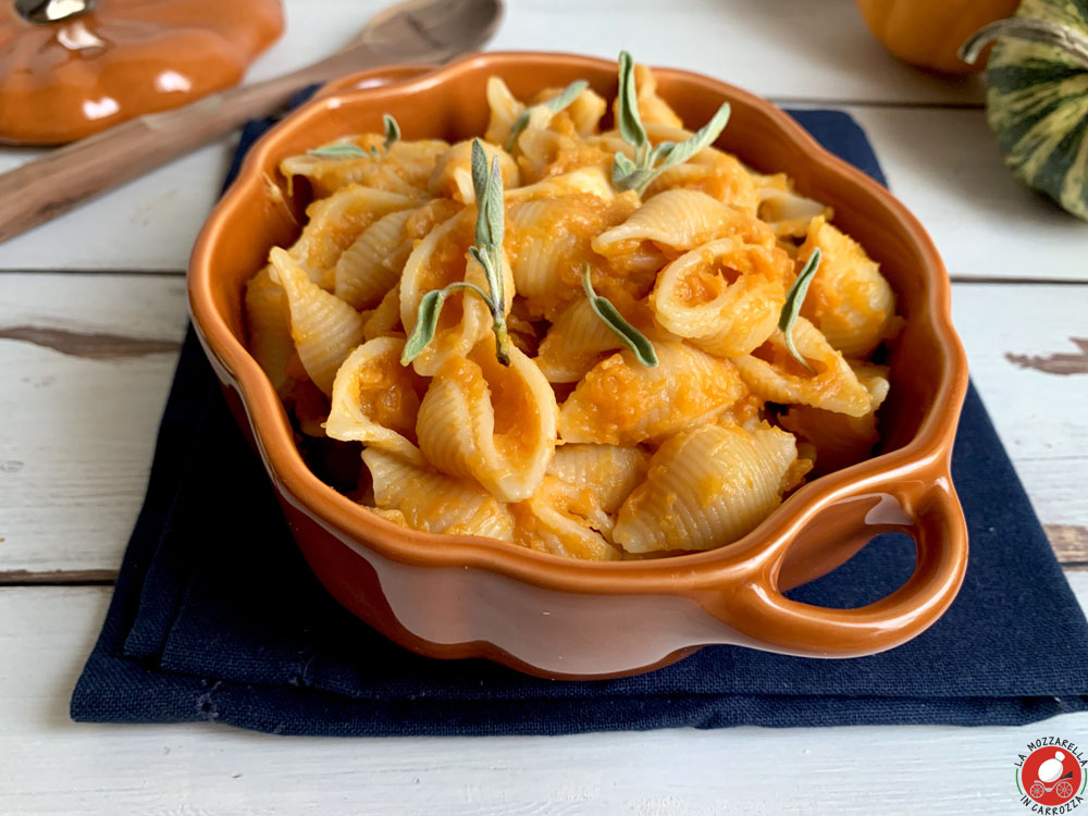 La Mozzarella In Carrozza - Pasta con crema di zucca arrosto