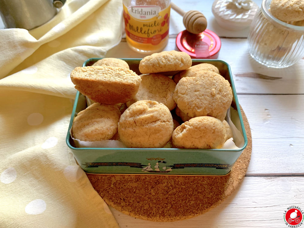 La Mozzarella In Carrozza - Biscottini semi integrali al miele