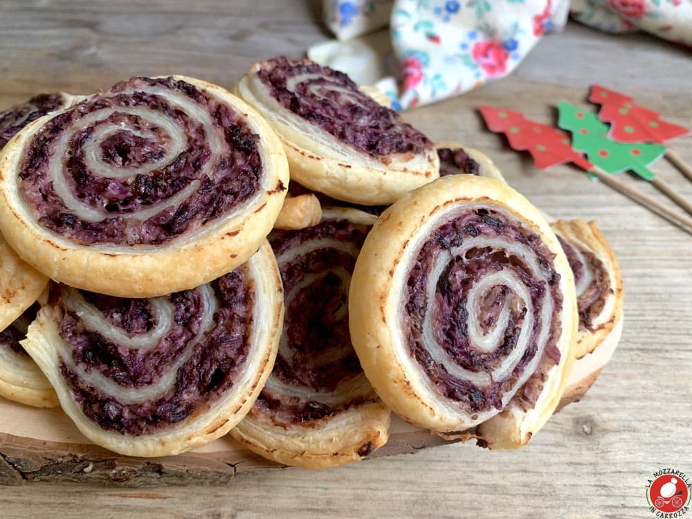 La Mozzarella In Carrozza - Girelle di sfoglia al radicchio