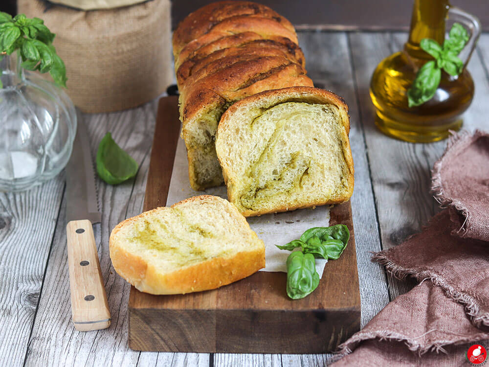 La Mozzarella In Carrozza - Panbrioche salato al pesto