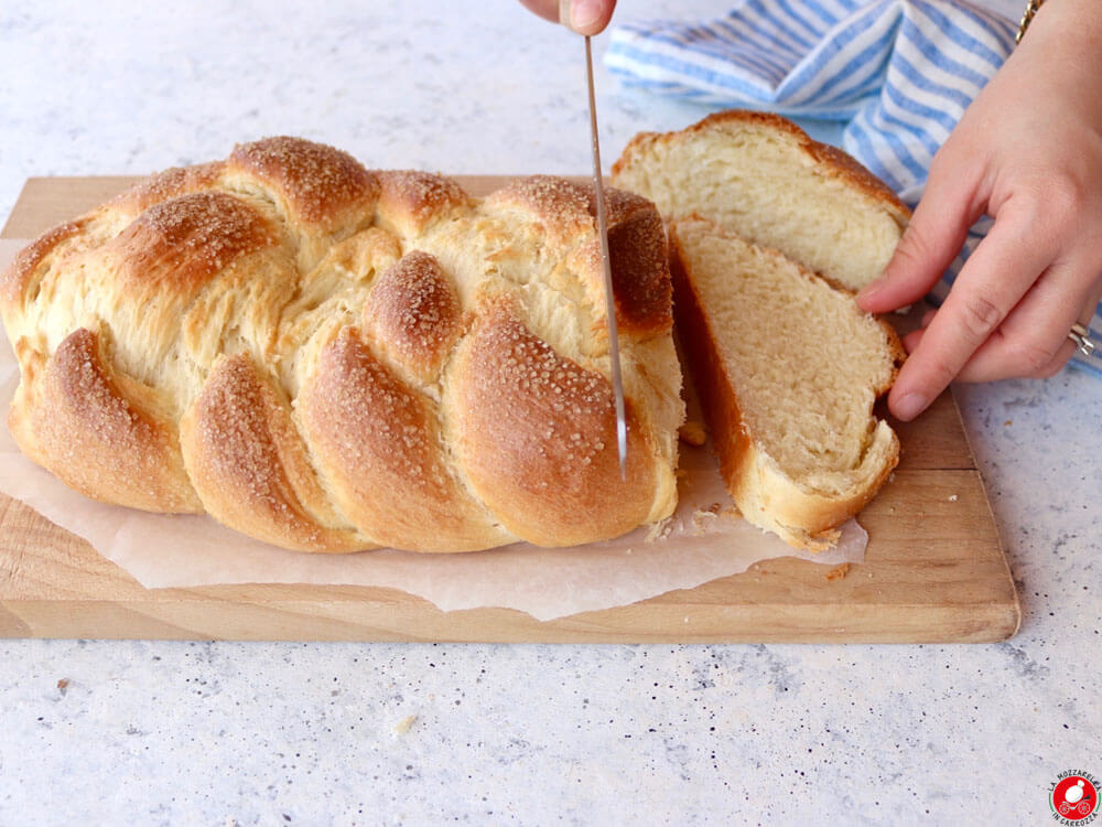 La Mozzarella In Carrozza - Brioche braid with cream