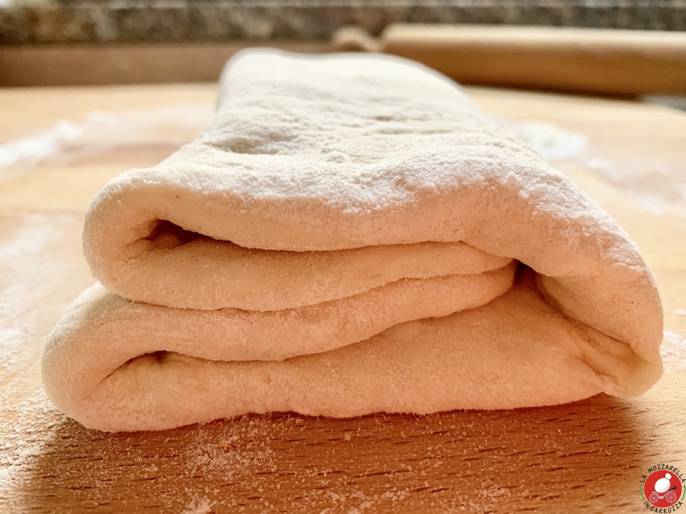 La Mozzarella In Carrozza - Michette (o Rosette)