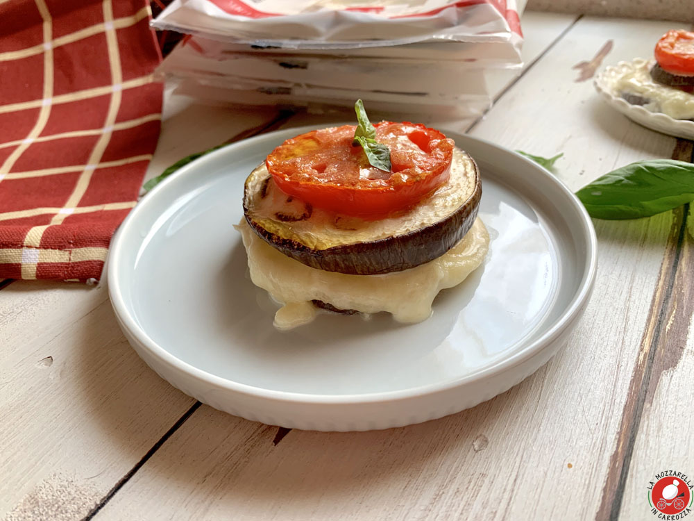 La Mozzarella In Carrozza - Parmigiana light con Focaccia al Formaggio @Tossini 