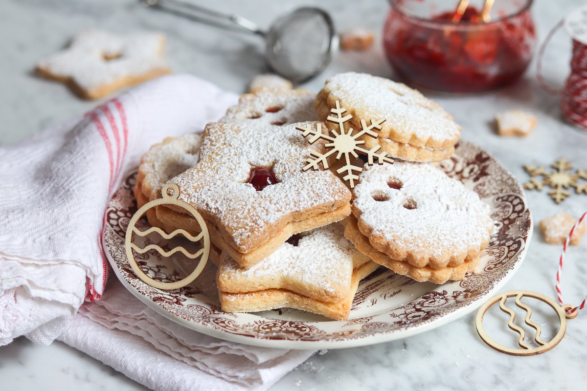 Linzer cookies