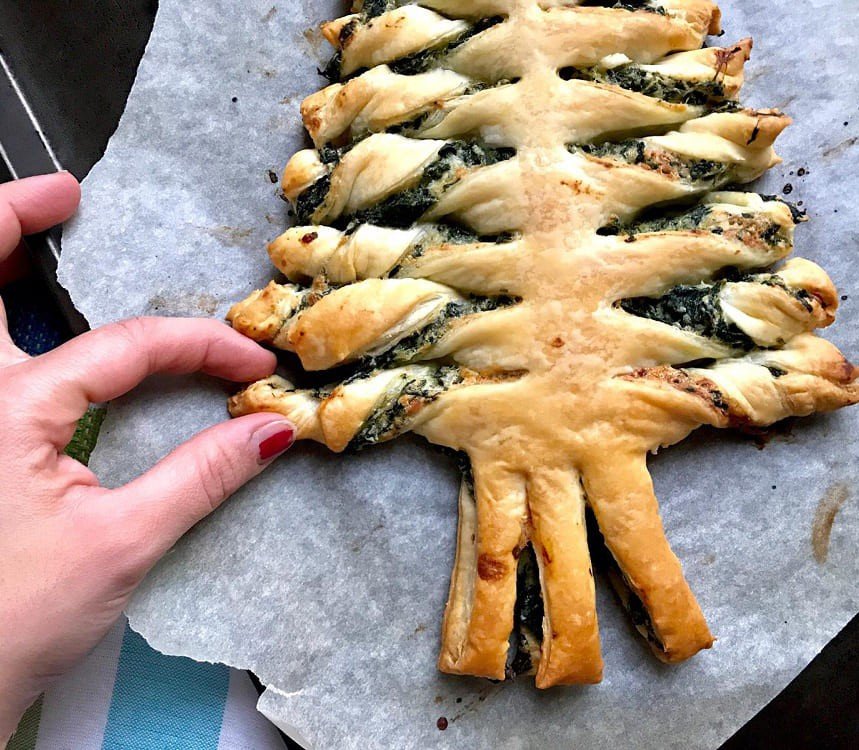 Albero di sfoglia con robiola e spinaci