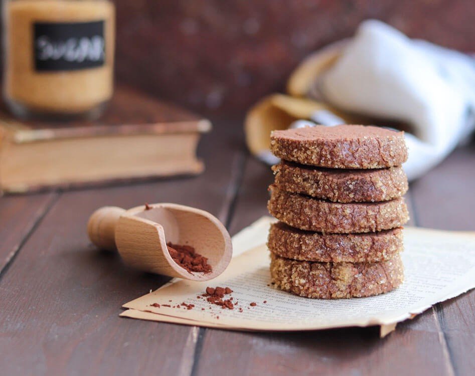 Biscotti sablé con fave di cacao