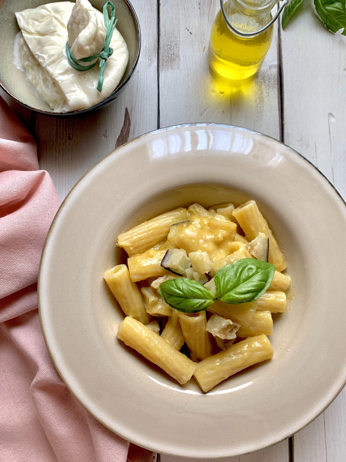 Pasta con Melanzane e Burrata