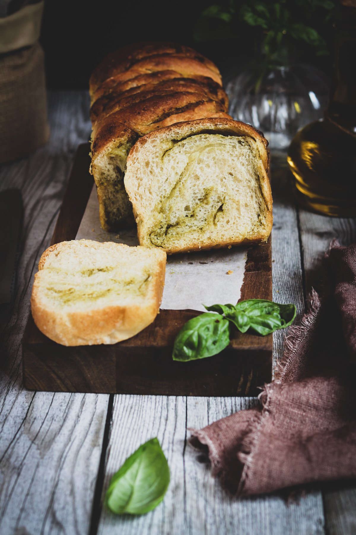 Panbrioche salato al pesto