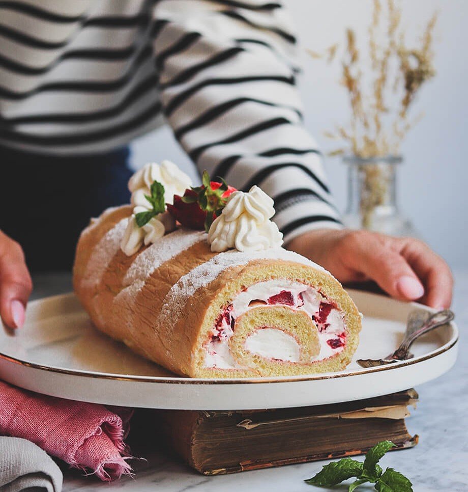 Rotolo dolce panna e fragola